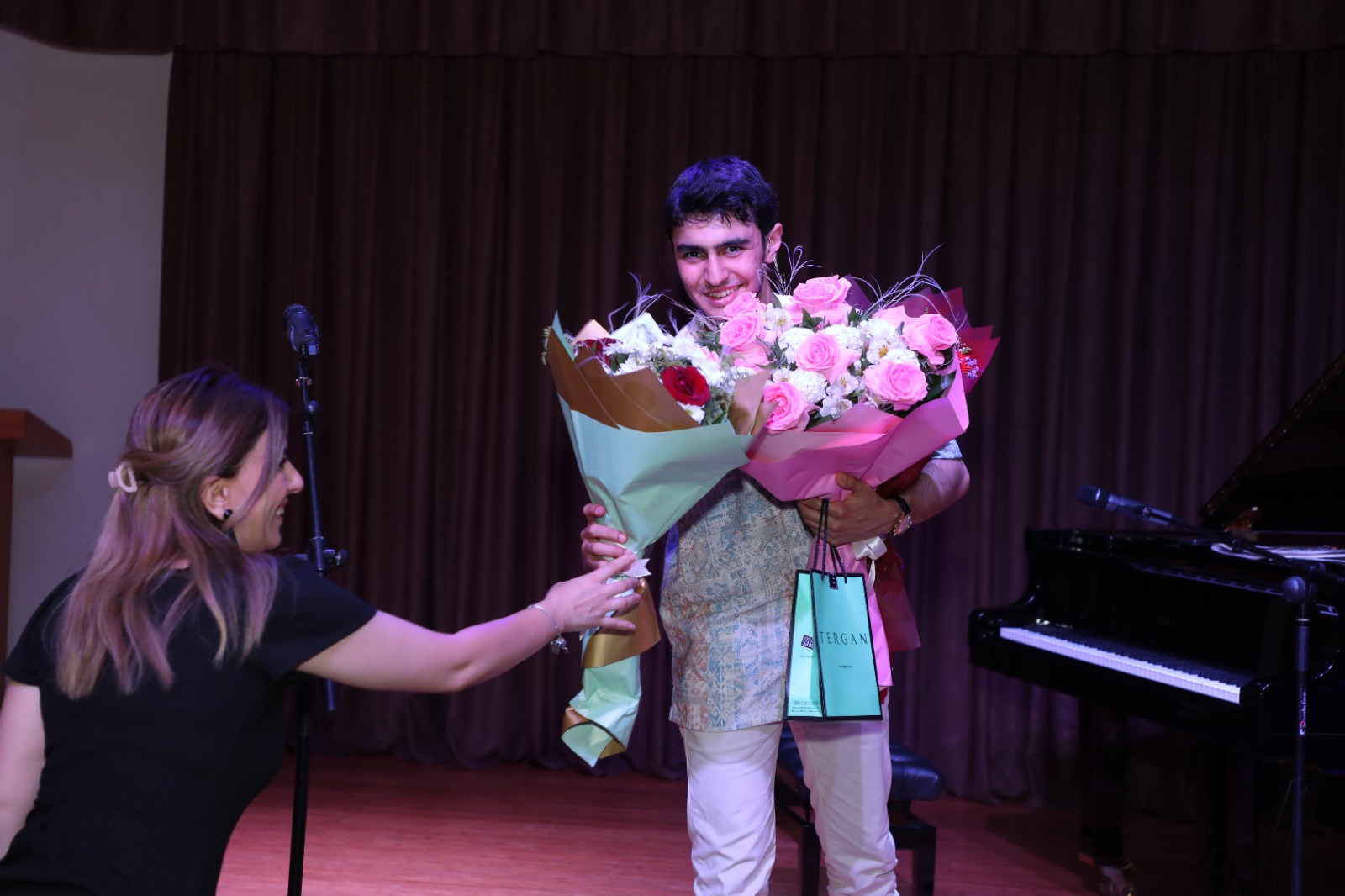 İncəsənət Gimnaziyasının şagirdi Məhəmməd Allahverdiyevin konserti olub